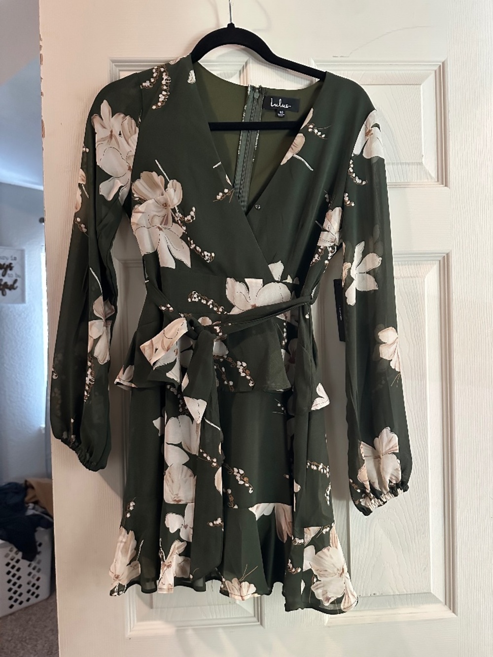 Lulu’s green floral dress